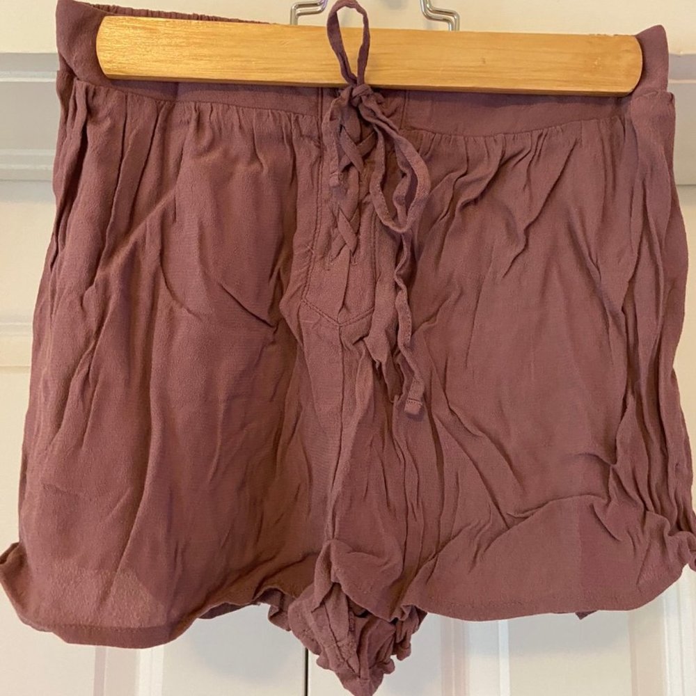 Lace-Up Mauve Shorts